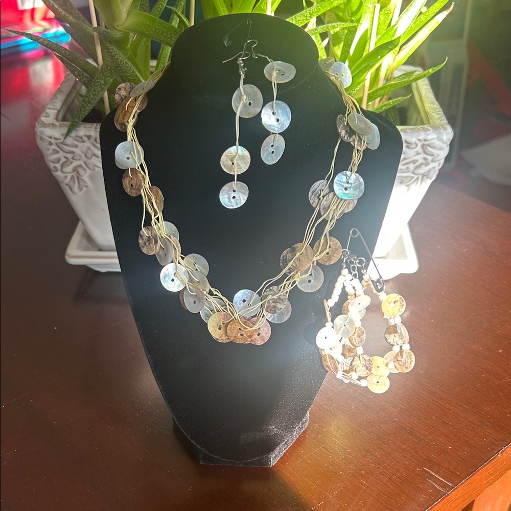 GUC 3 pc. Shell Button Jewelry Bundle